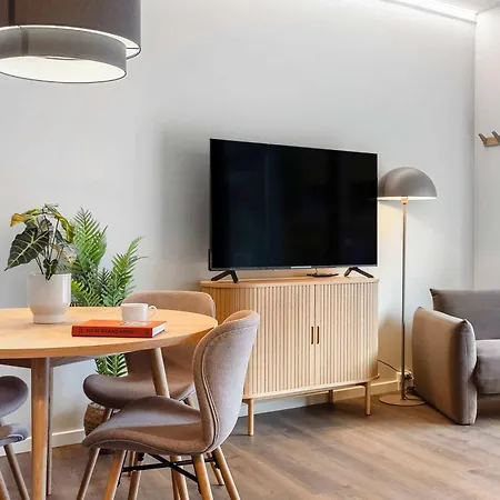 Daire Ground-floor Living With Stylish Nordic Interiors *